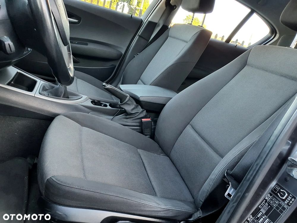 BMW Seria 1 - 15