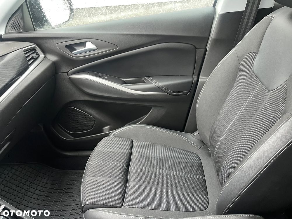 Opel Grandland X - 11