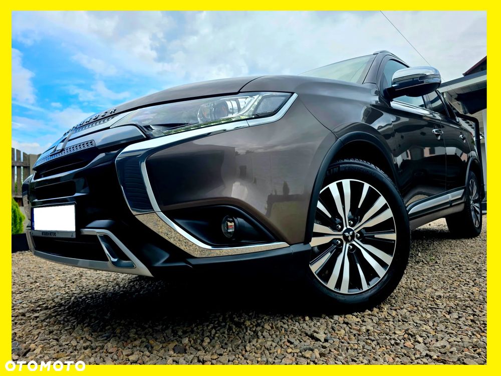 Mitsubishi Outlander 2.0 Instyle + 4WD CVT - 1