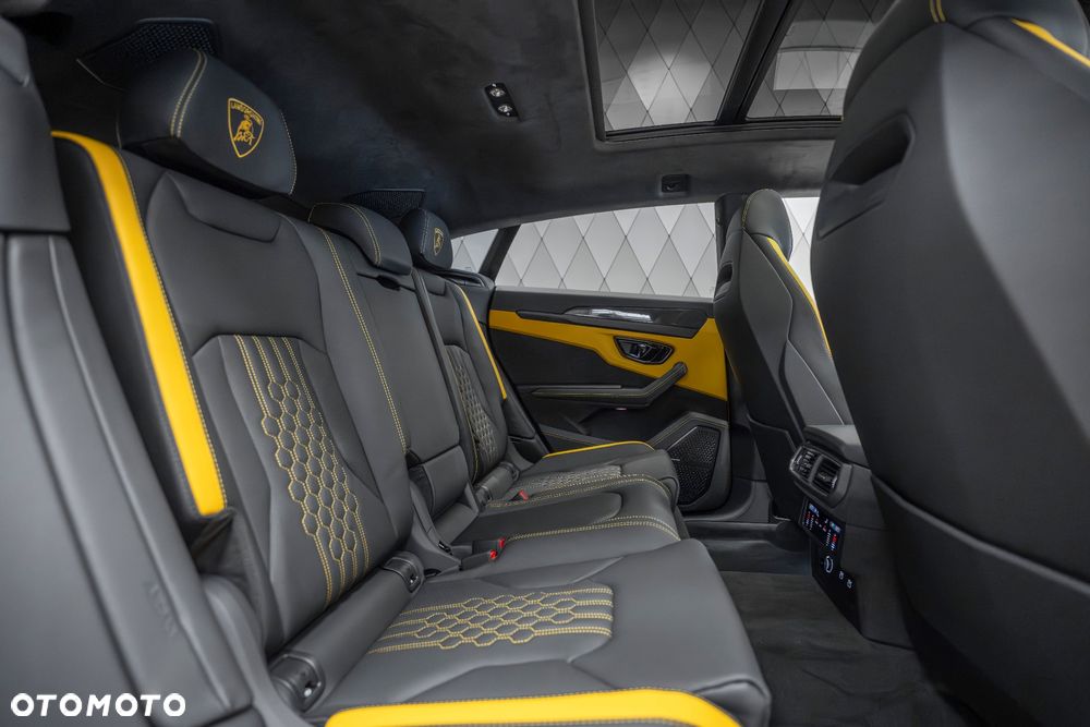 Lamborghini Urus - 18