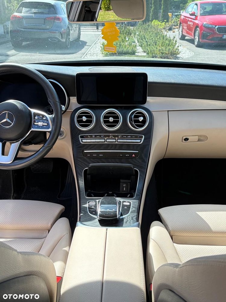 Mercedes-Benz Klasa C 180 9G-TRONIC - 16