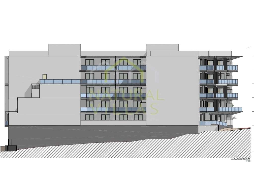 Lote com Projeto para 47 Apartamentos com Estacionamento em Quarteira - Grande imagem: 5/5
