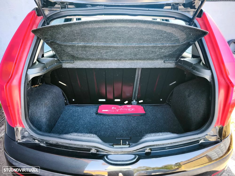 Fiat Punto 1.2 16V HLX - 12