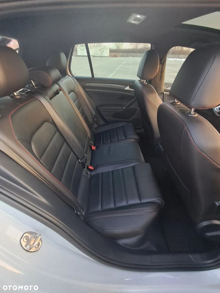 Volkswagen Golf GTI (BlueMotion Technology) DSG Performance - 10