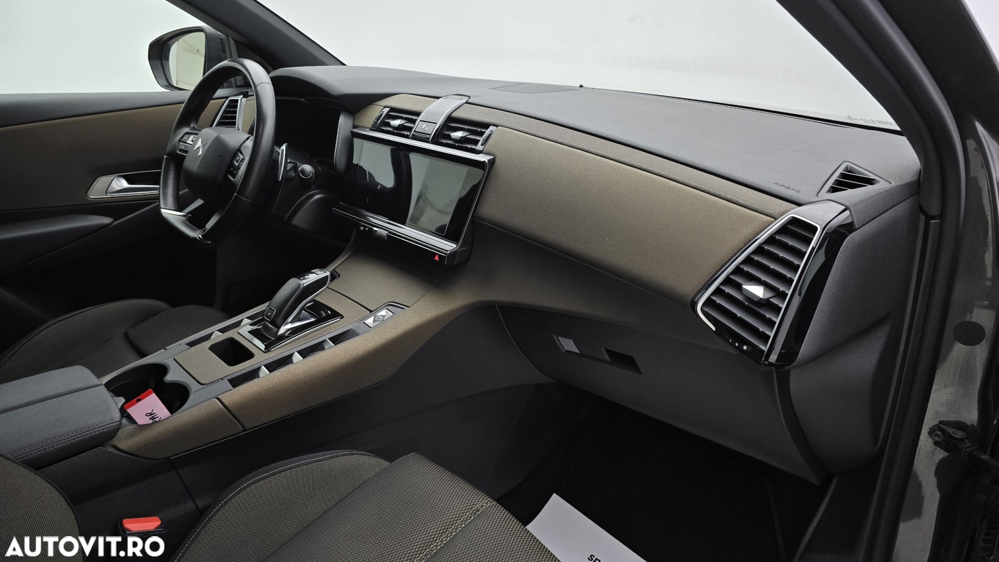 DS Automobiles DS 7 Crossback - 11