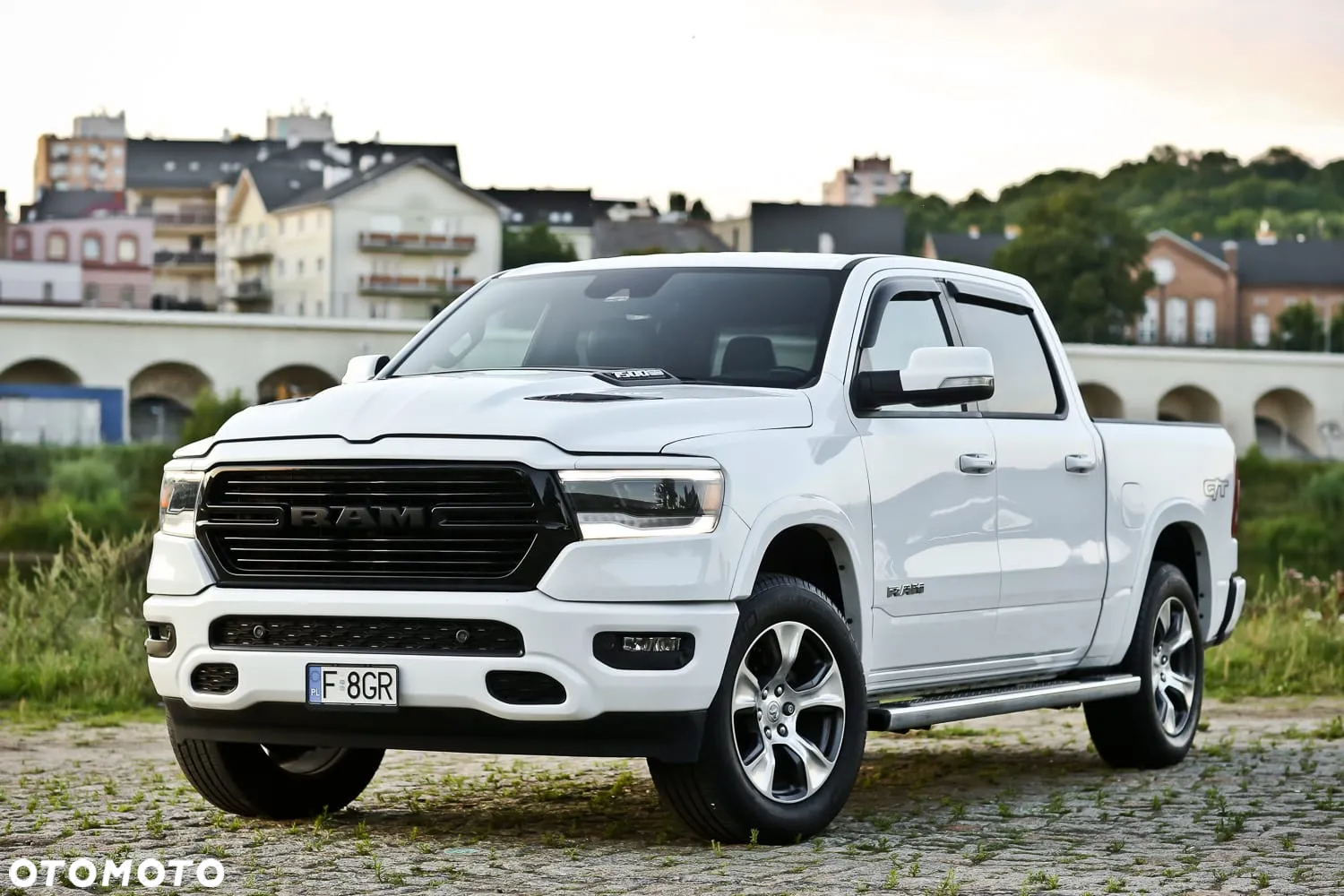 RAM 1500 Crew Cab Laramie - 14