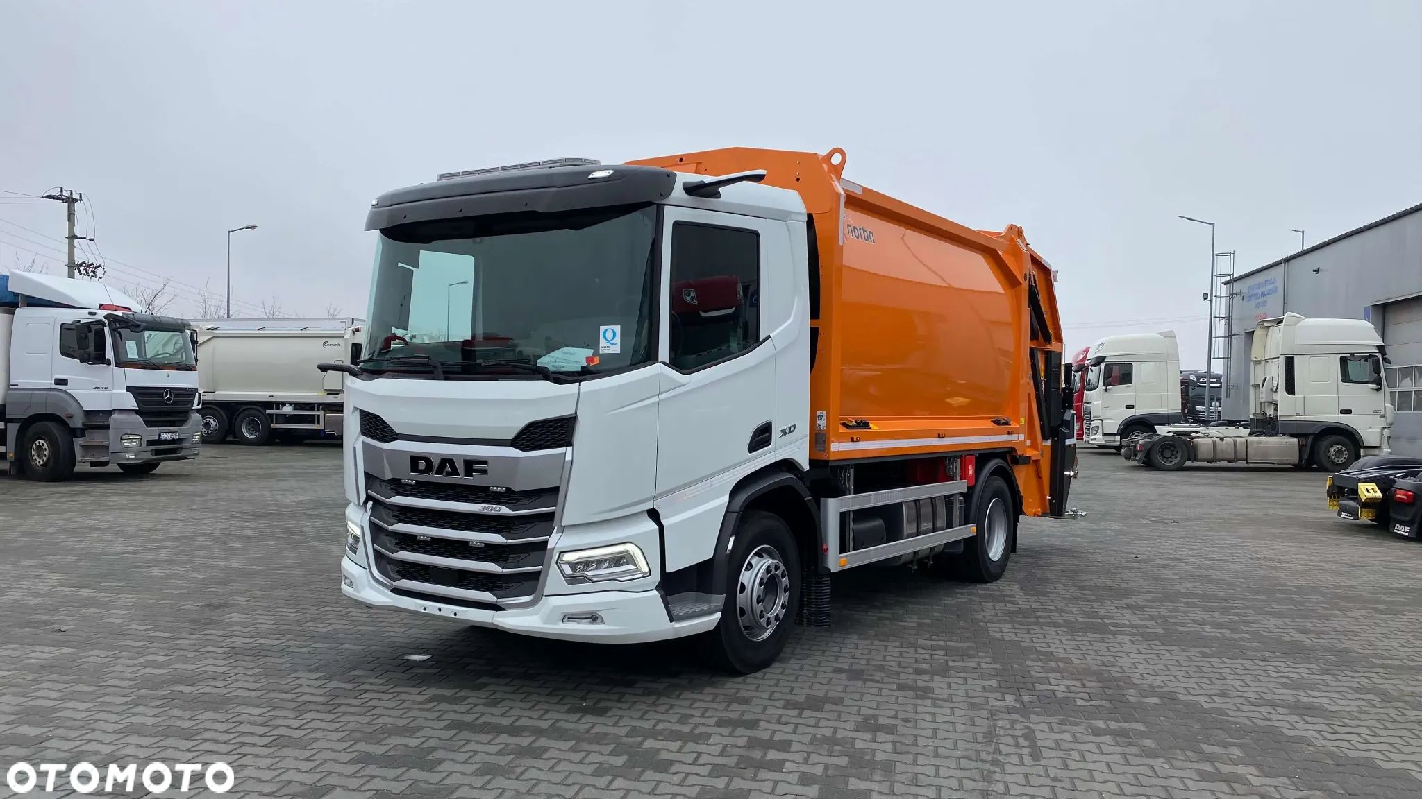 DAF XD 300 FA śmieciarka Norba 17m3 - 1