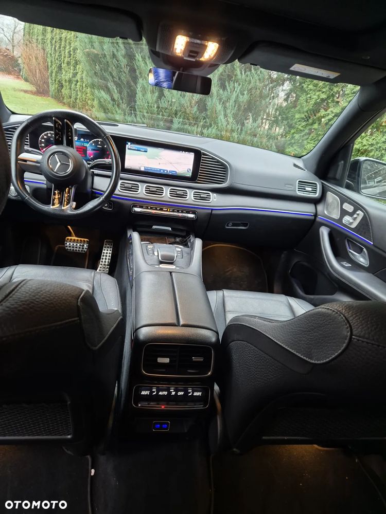 Mercedes-Benz GLS - 12