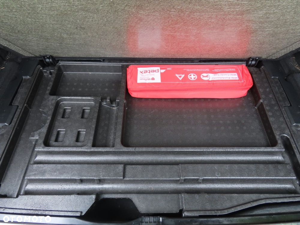 Mercedes-Benz Klasa C 350 CDI DPF (BlueEFFICIENCY) 7G-TRONIC Avantgarde - 12