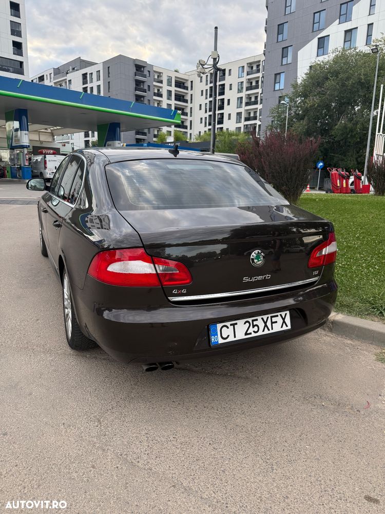 Skoda Superb 2.0 TDI Elegance DSG 4x4 - 3