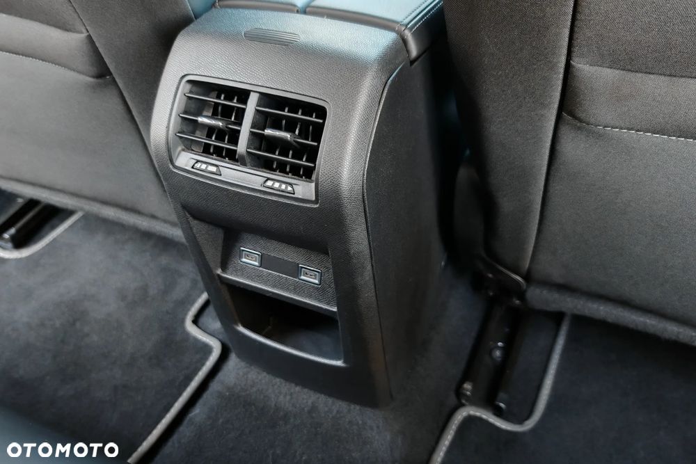 Peugeot 308 1.5 BlueHDi Allure S&S EAT8 - 22