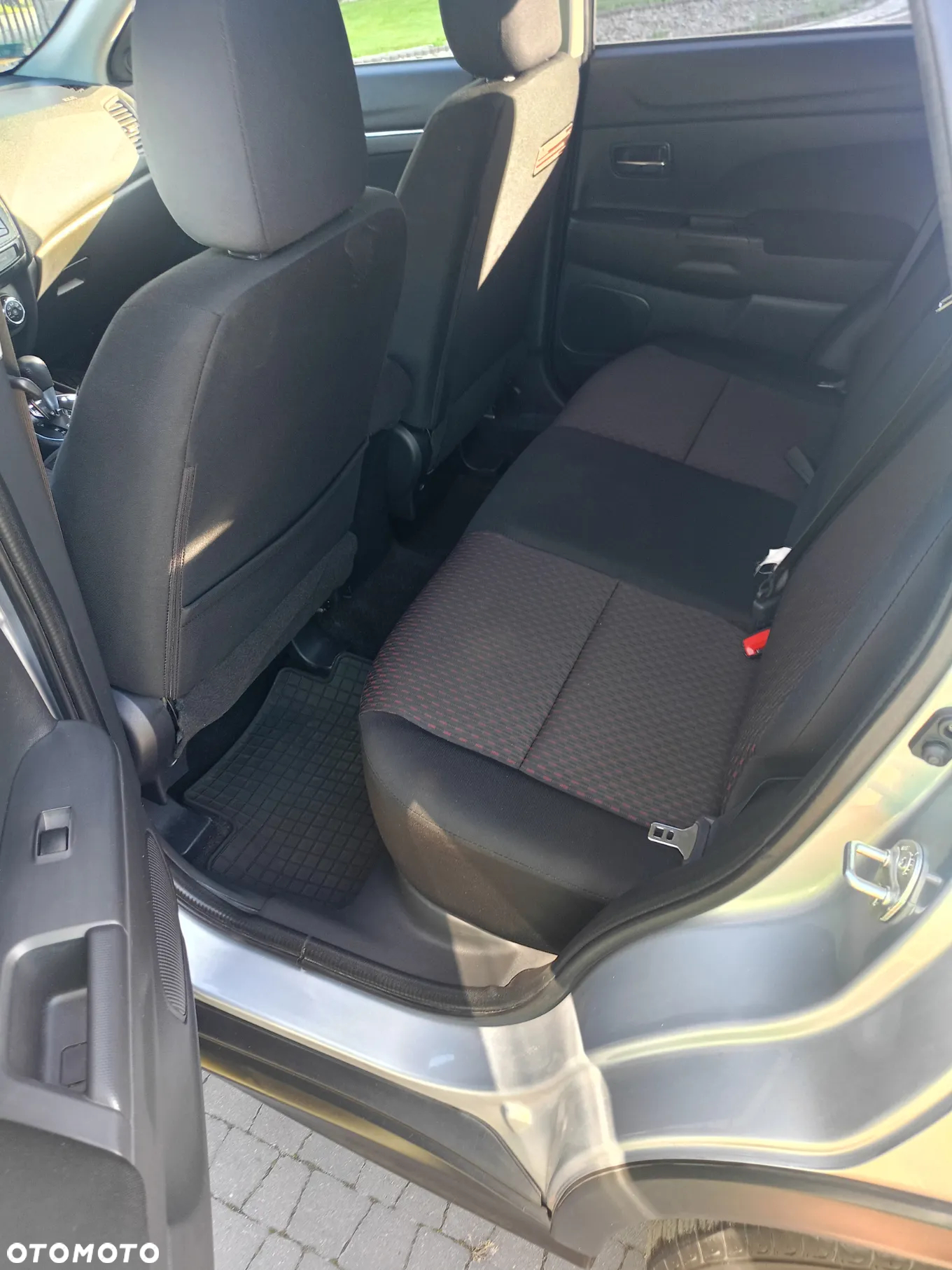 Mitsubishi Outlander - 9
