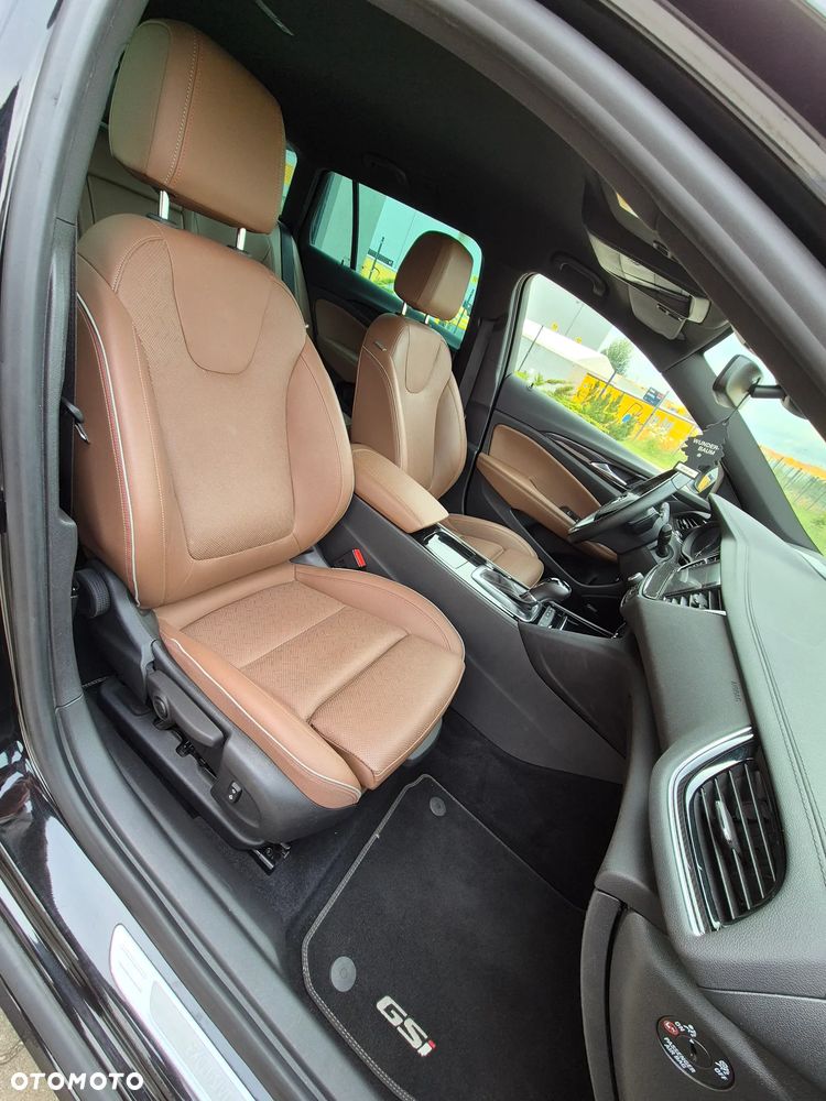 Opel Insignia - 25