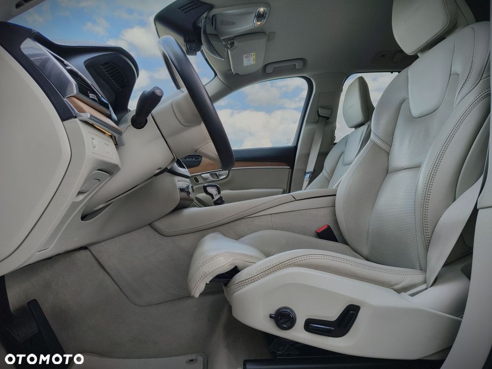 Volvo XC 90 - 11