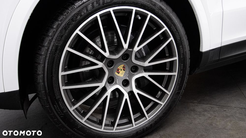 Porsche Cayenne Platinum Edition - 13