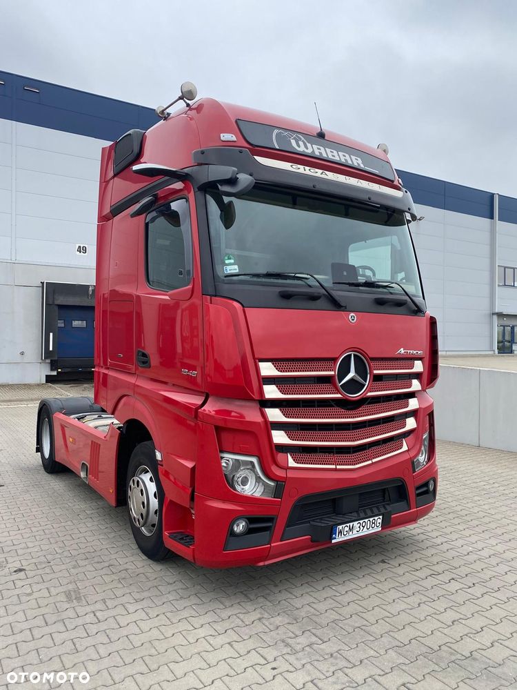 Mercedes-Benz Actros - 3