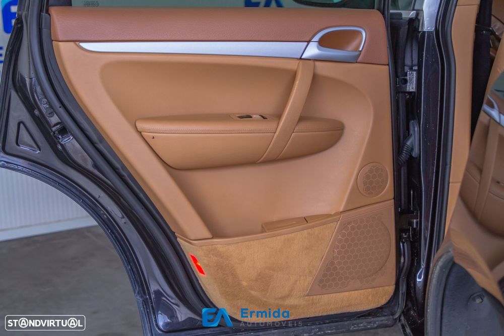 Porsche Cayenne Tiptronic - 32