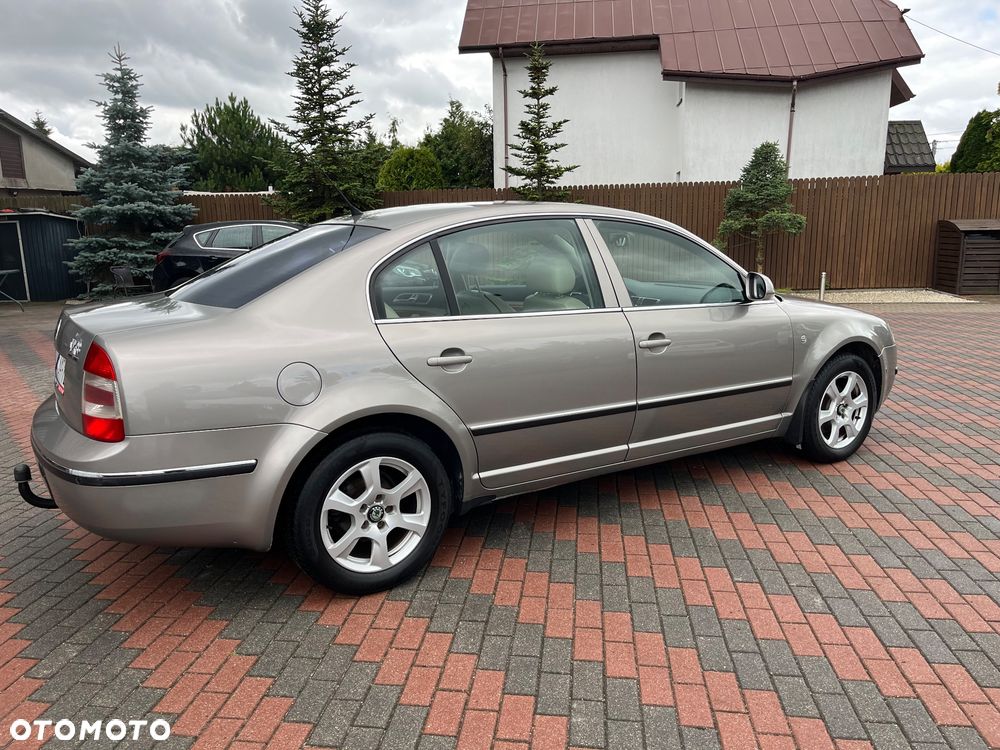 Skoda Superb 1.9 TDI Elegance - 4