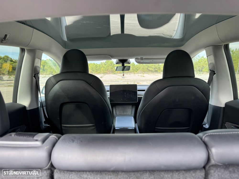 Tesla Model Y Performance Dual Motor AWD - 16