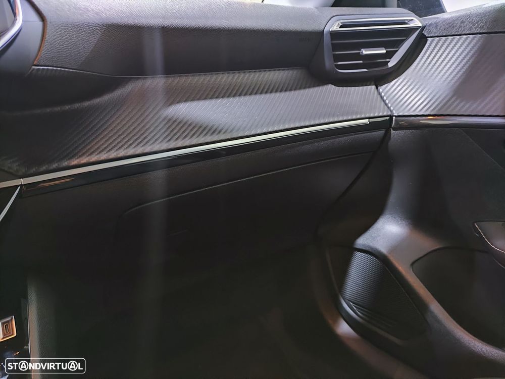 Peugeot 208 1.2 Hybrid Allure e-DCS6 - 22