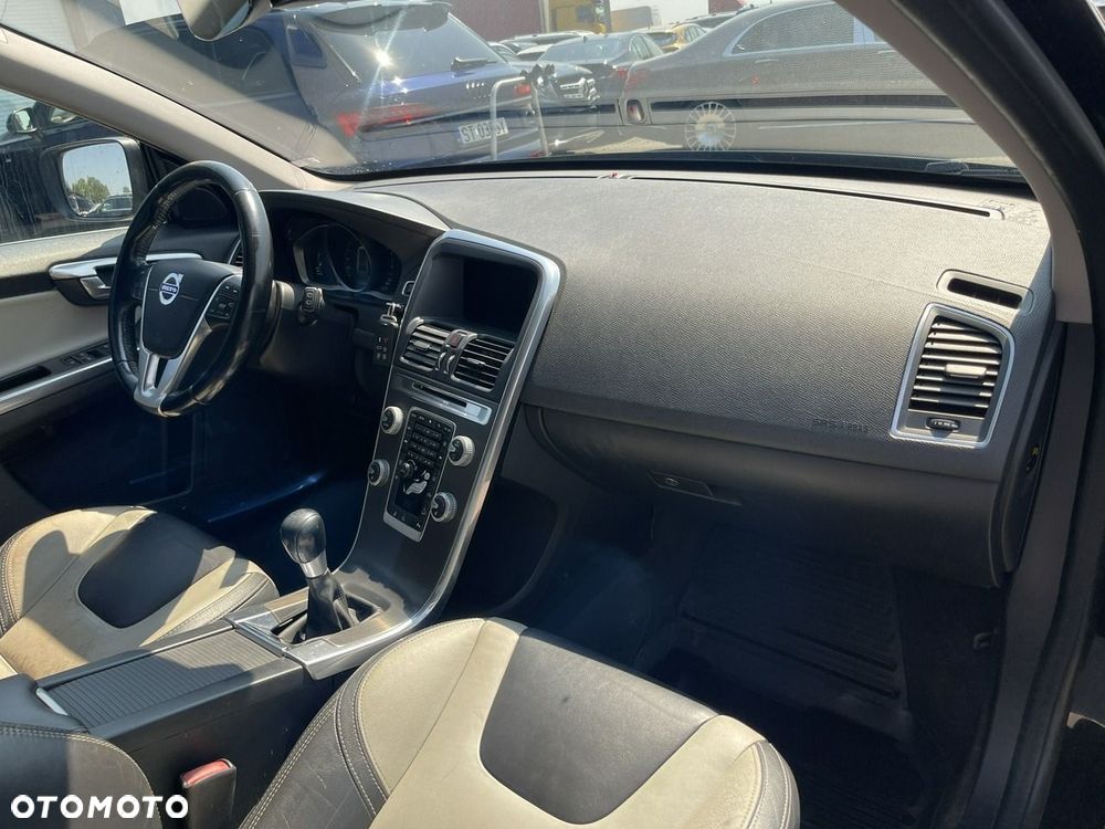 Volvo XC 60 - 8