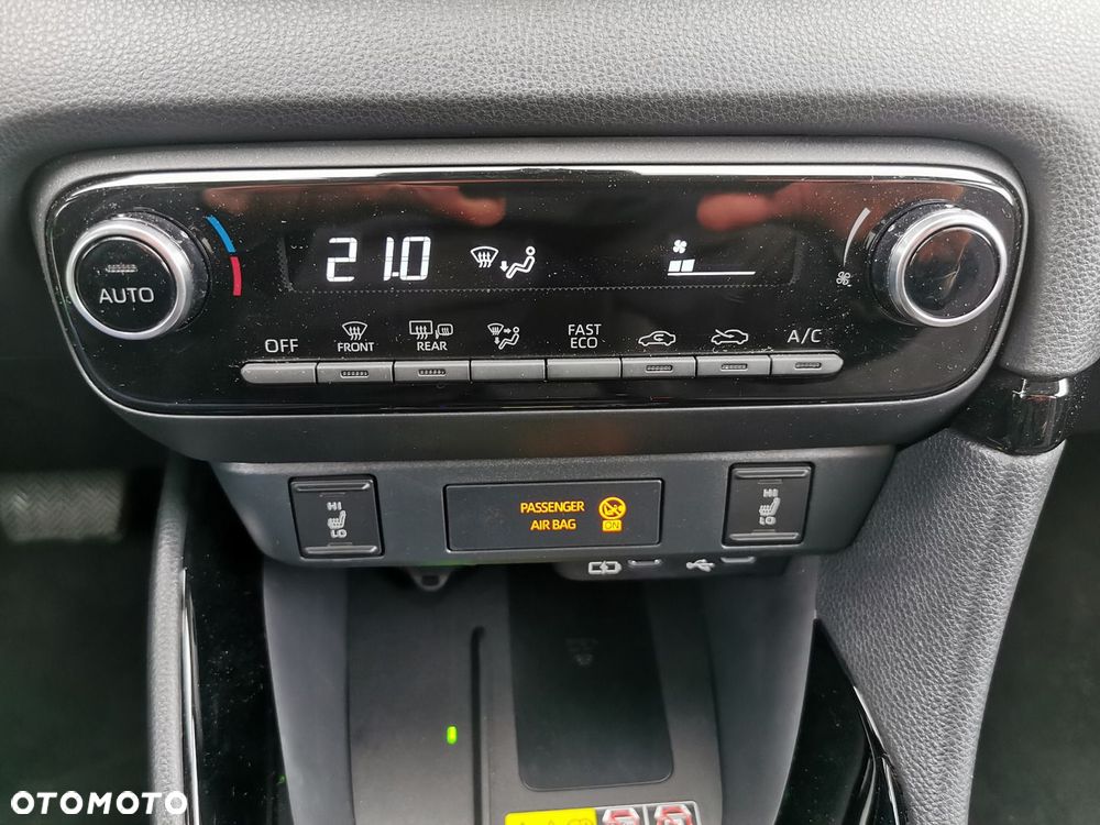 Toyota Yaris Hybrid 1.5 Style - 23