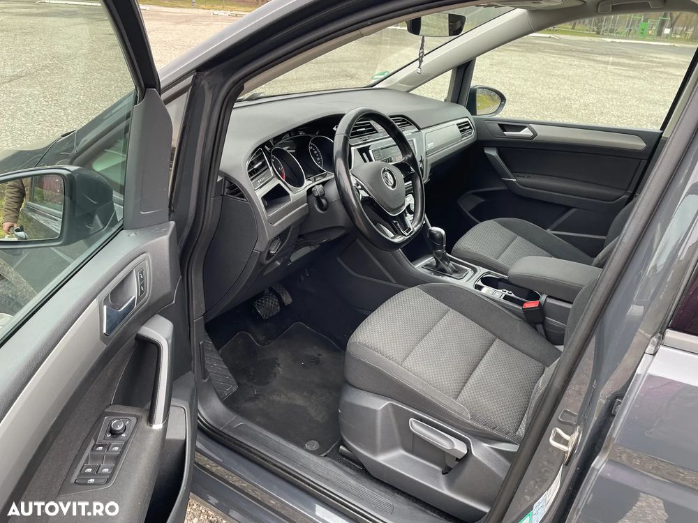 Volkswagen Touran - 8