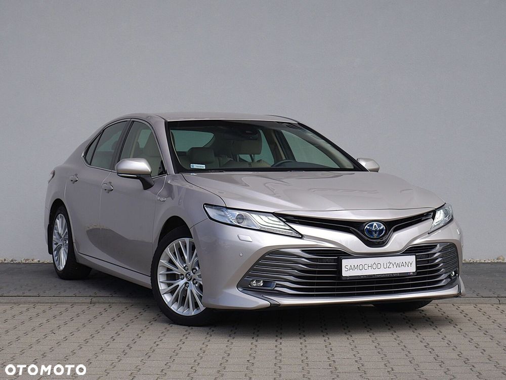 Toyota Camry - 3