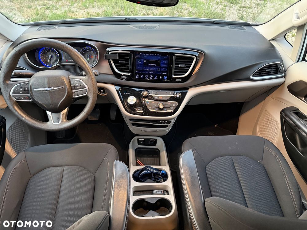 Chrysler Pacifica - 13