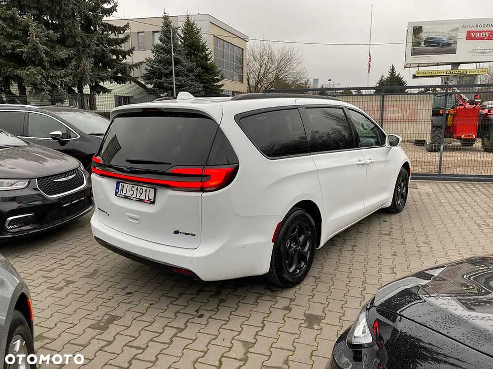 Chrysler Pacifica - 7