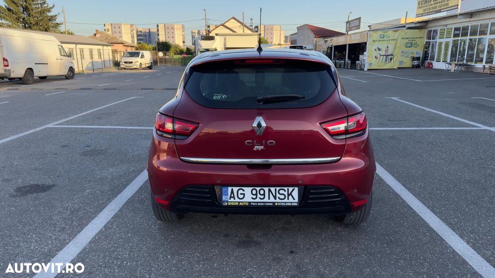 Renault Clio - 10