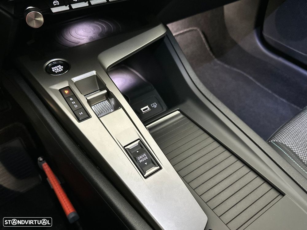 Peugeot 408 1.2 Hybrid Allure e-DCS6 - 27