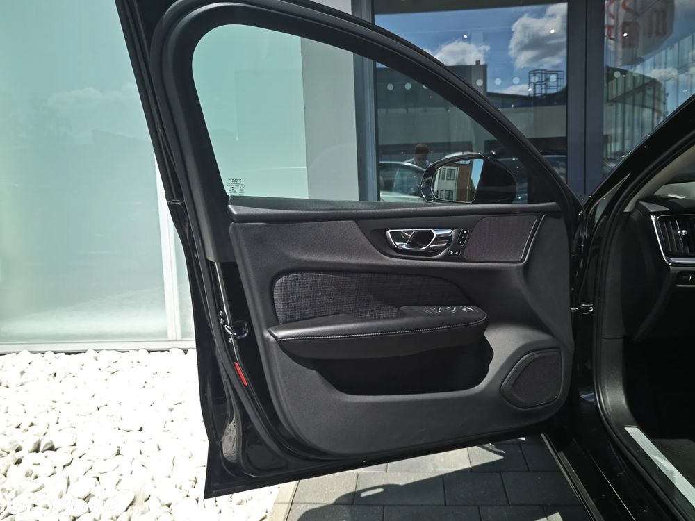 Volvo V60 B3 B Momentum Pro - 13