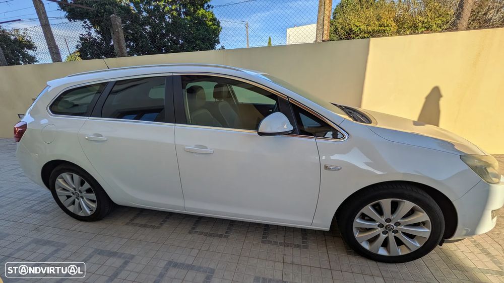 Opel Astra Sports Tourer - 2