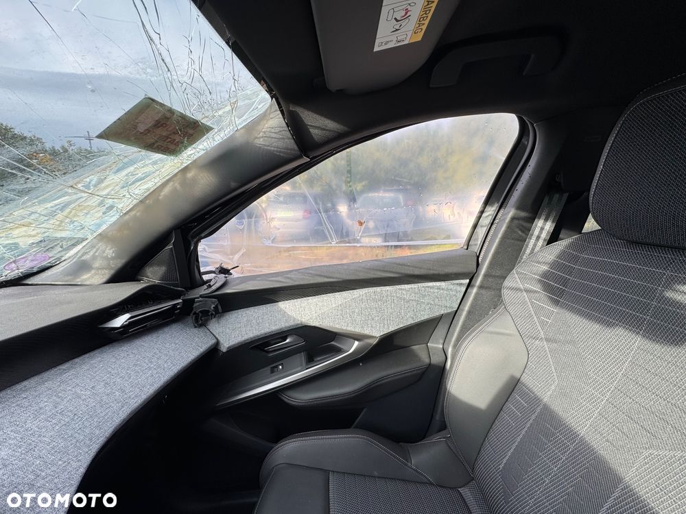 Peugeot 3008 1.2 PureTech mHEV Allure Pack S&S e-DCS6 - 17