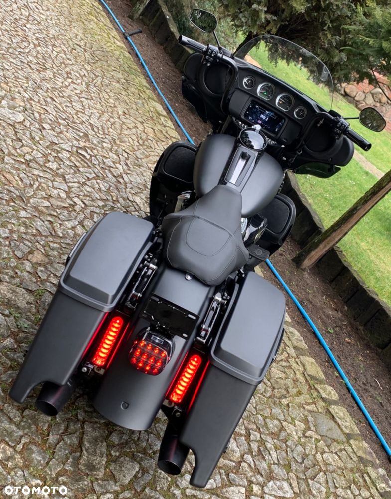 Harley-Davidson Touring Street Glide - 2