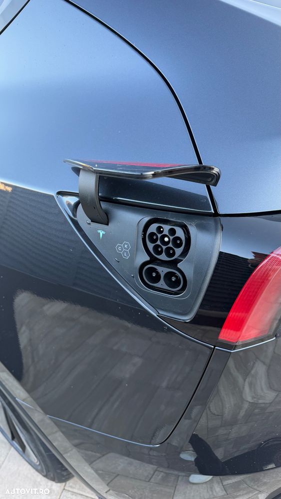 TESLA Model Y 2026 — imagine 12