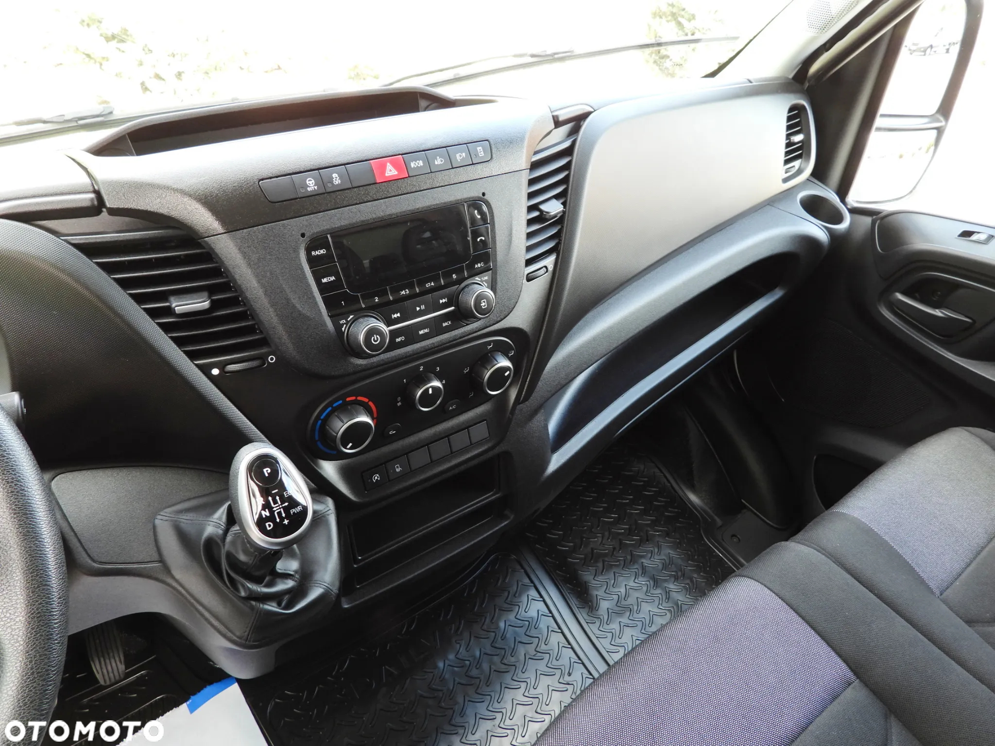 Iveco DAILY 35C16 KONTENER WINDA 8 PALET TEMPOMAT AUTOMAT HI-MATIC BLIŹNIACZE KOŁA KLIMATYZACJA 160KM [ 708305 ] - 27