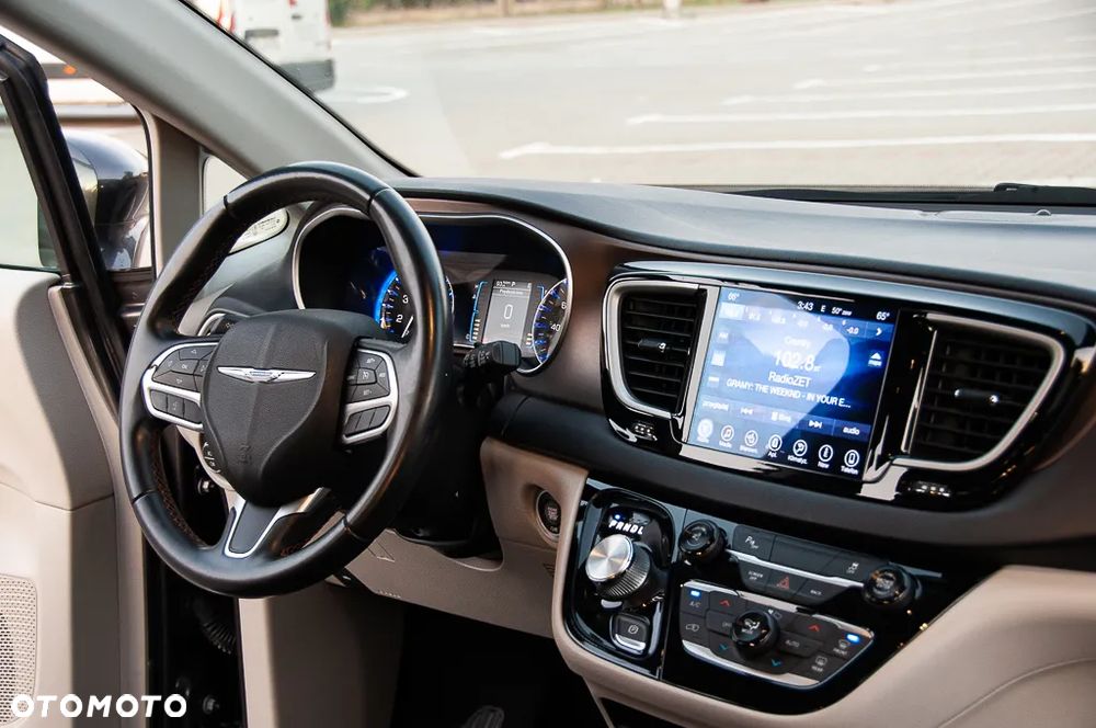 Chrysler Pacifica - 20