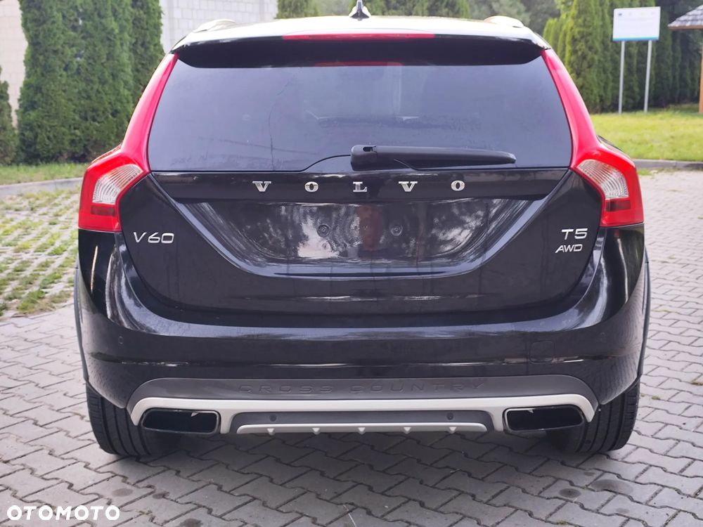 Volvo V60 Cross Country T5 AWD Momentum - 9