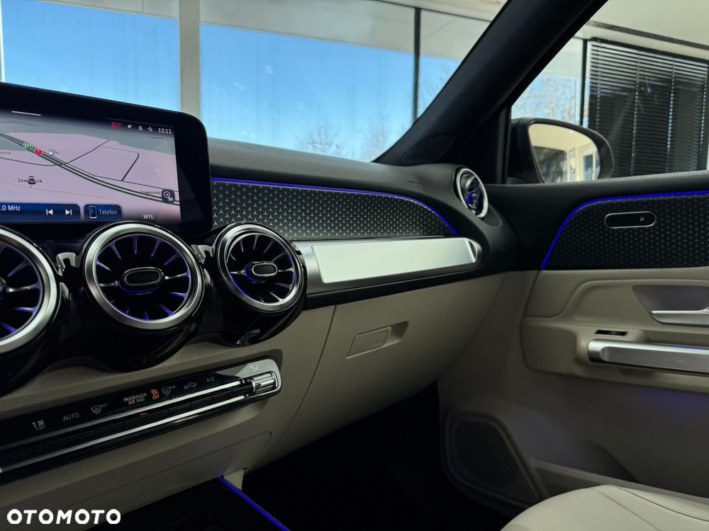 Mercedes-Benz GLB - 27