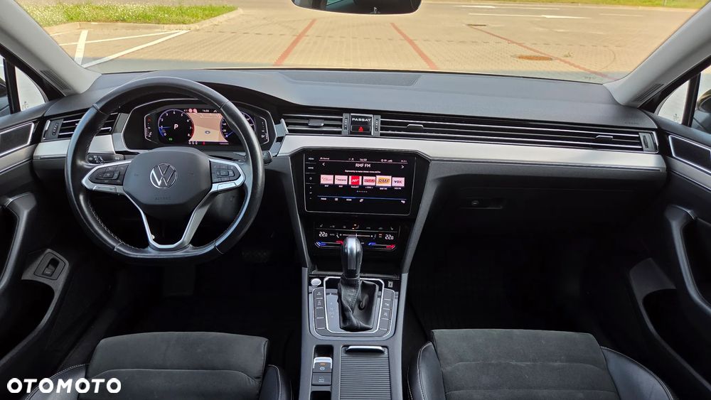 Volkswagen Passat - 14