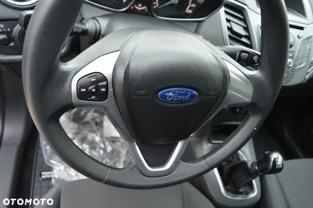 Ford Fiesta 1.25 Champions Edition - 19