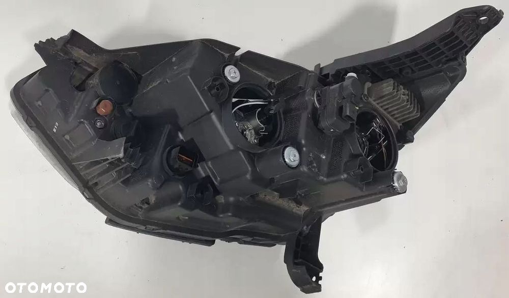 Ssangyong Korando Reflektor Prawy 8310237101 - 2