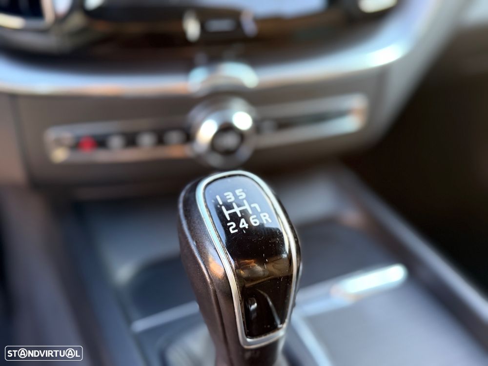 Volvo XC 60 2.0 D3 Momentum - 30