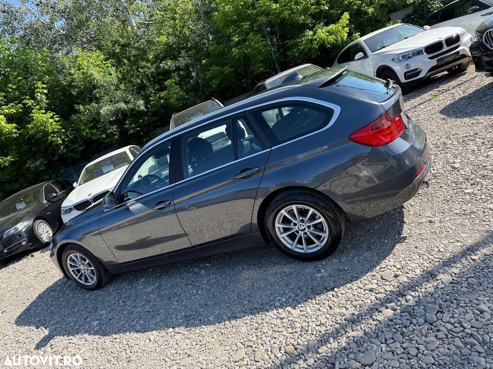 BMW Seria 3 320d xDrive - 32