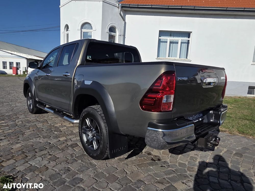 Toyota Hilux - 10