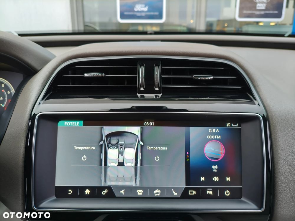 Jaguar XE 2.0 T Prestige - 19