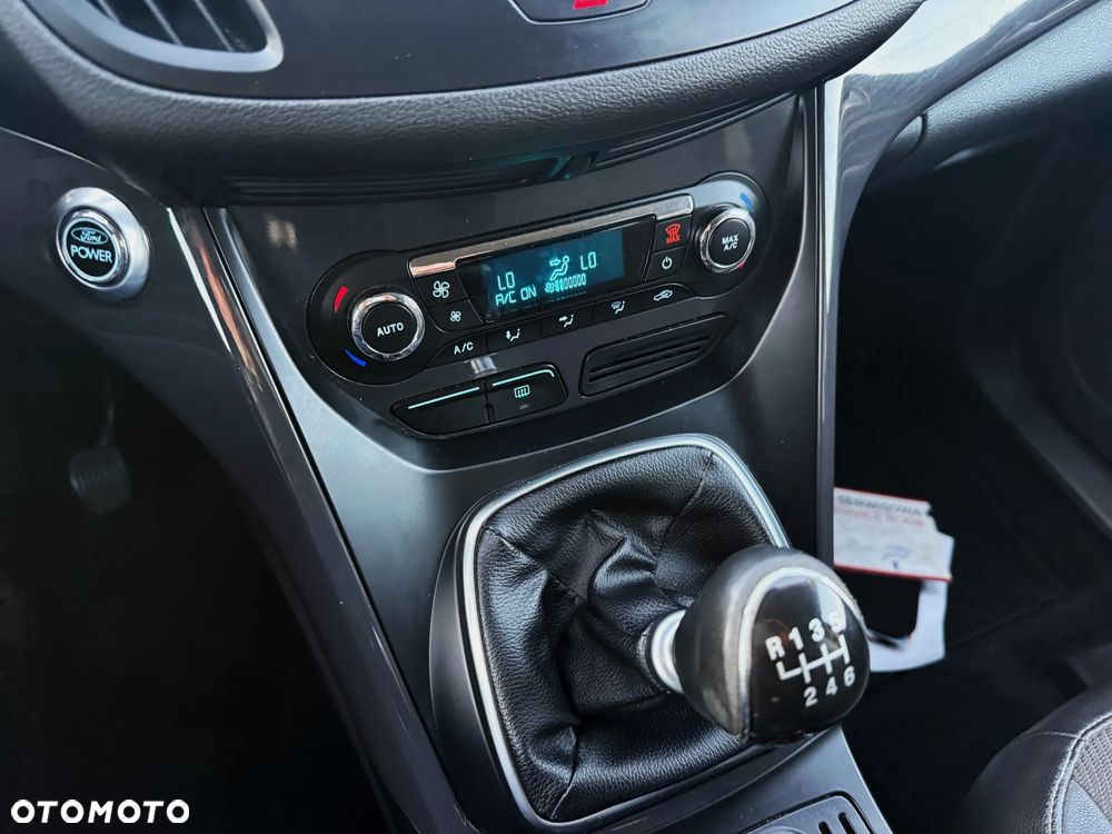 Ford Kuga 2.0 TDCi 2x4 Titanium - 17