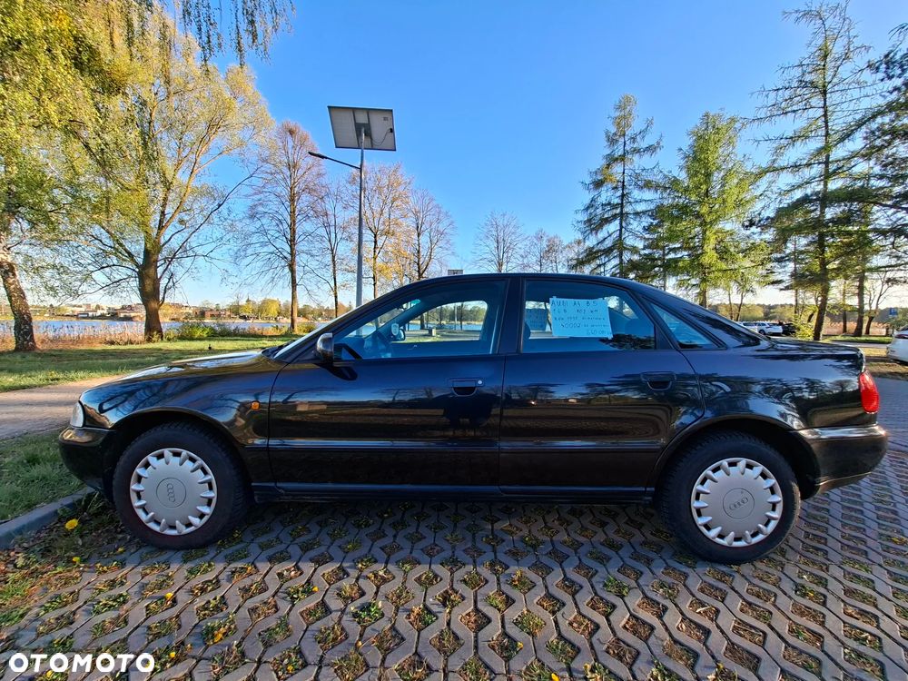 Audi A4 Limousine 1.6 - 9